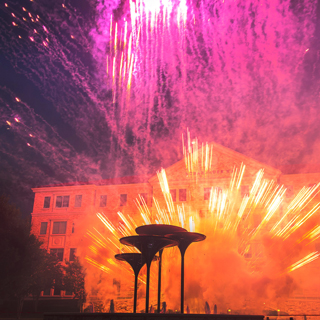 Fireworks fill the sky over Ӱɴý Frog Fountain