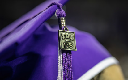 Commencement mortarboard cap with Ӱɴý 150 charm on tassel